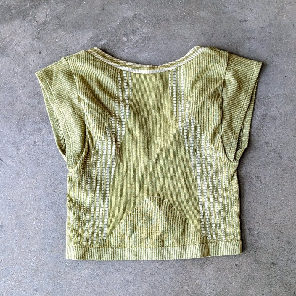 Urban Outfitters Out From Under Go For Gold Seamless Crop Top Bundle size M/L - Picture 6 of 12